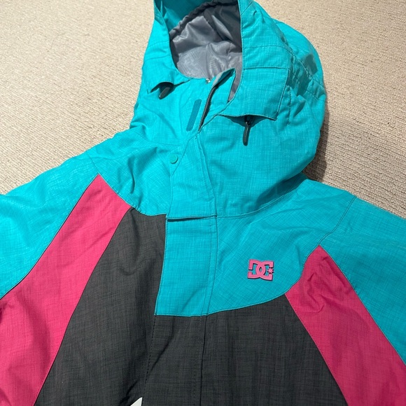 Dc women’s Colorful Jacket ski jacket nwt - Picture 4 of 12